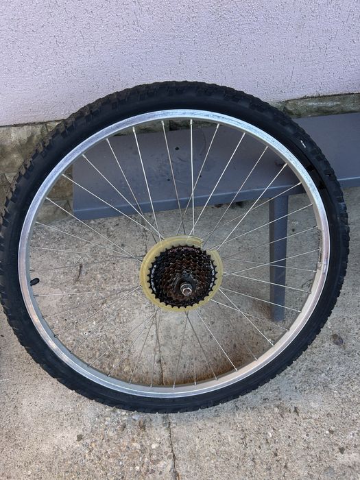 Vand roti de bicicleta fata /spate de 26 inch