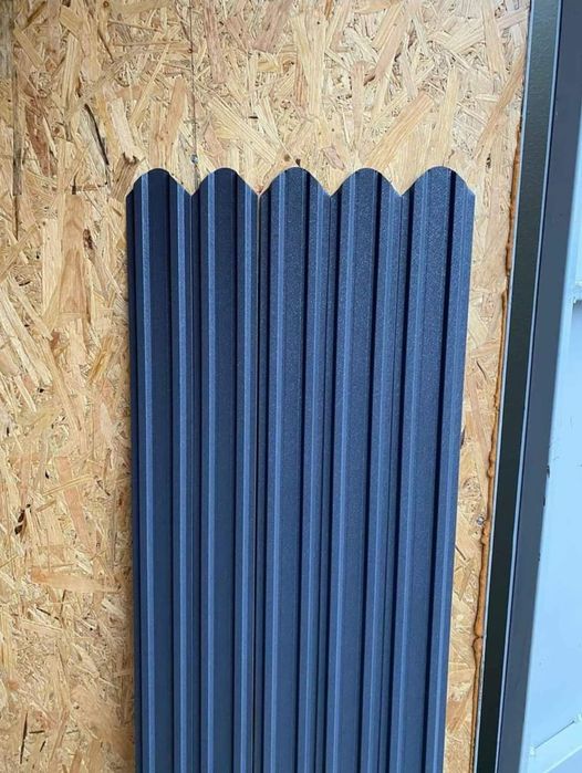 Vând sipcă metalică de gard