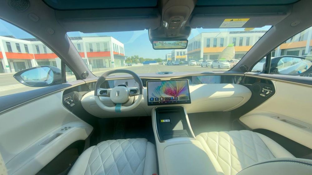 Avatr 11 (2025) — Yangi 0 km, 630 km masofa, Premium SUV!