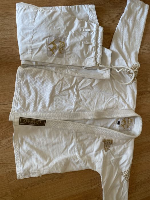 Продам кимоно Fairtex