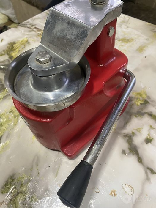 Kaklet pres aparat