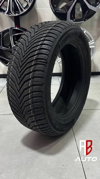 Balon shina Michelin Crossclimate 2 215/55R16