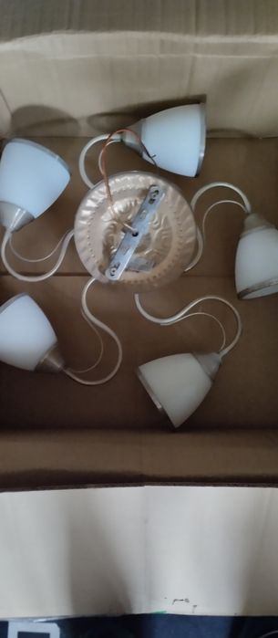 Продам люстры в отличном состоянии