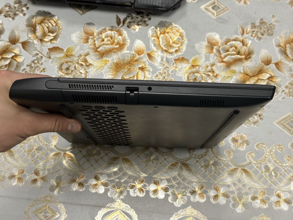 Alienware M15 R7 2022 - A’lo holatda! Sovutgichli RGB podstavka sovg’a