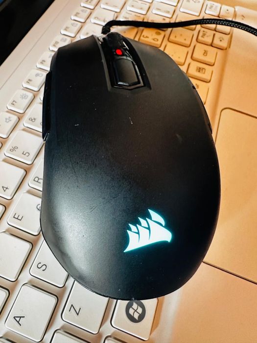 Se vinde mouse Corsair M55 RGB
