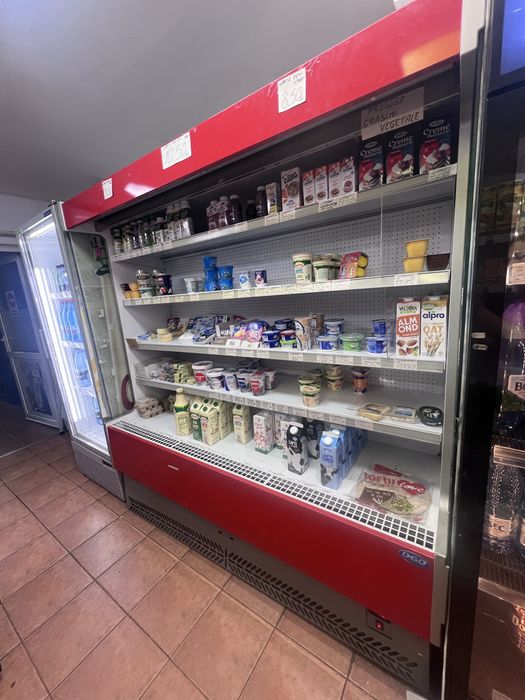 Vitrina frigorifică DGD cu perdea de arr pentru lactate/mezeluri