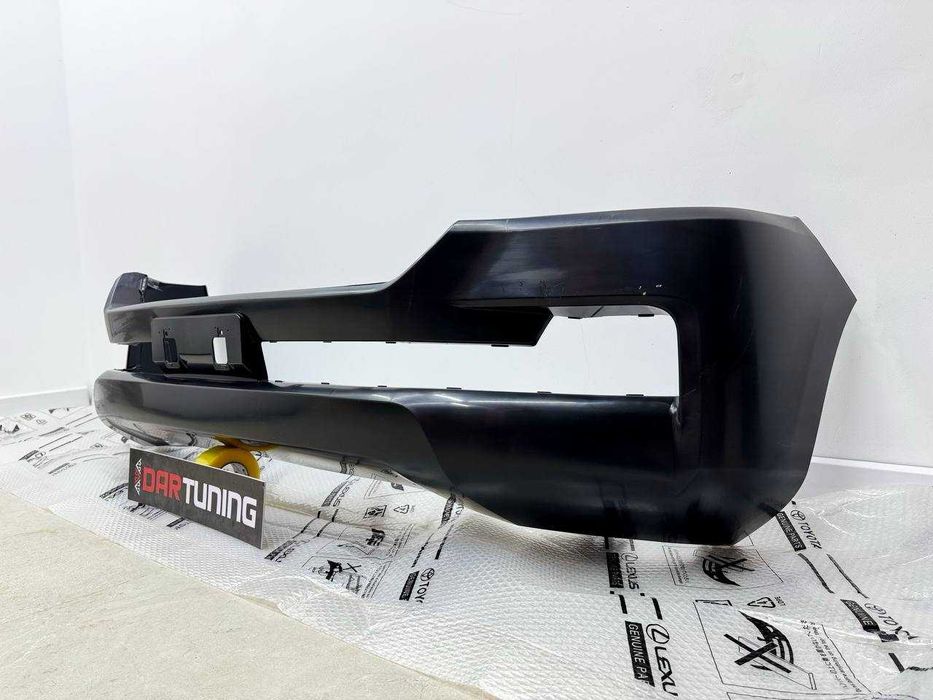 Передний бампер подоригинал Toyota LC 200