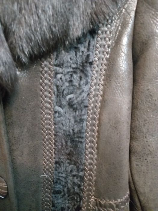 Продам натуральную дубленку.