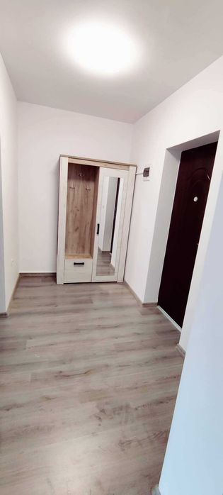 Închiriem apartament cu 2 camere, suprafață 65 mp, in centrul comunei Crișeni ( bloc nou  lângă primărie), la doar 2 km de Zalău!