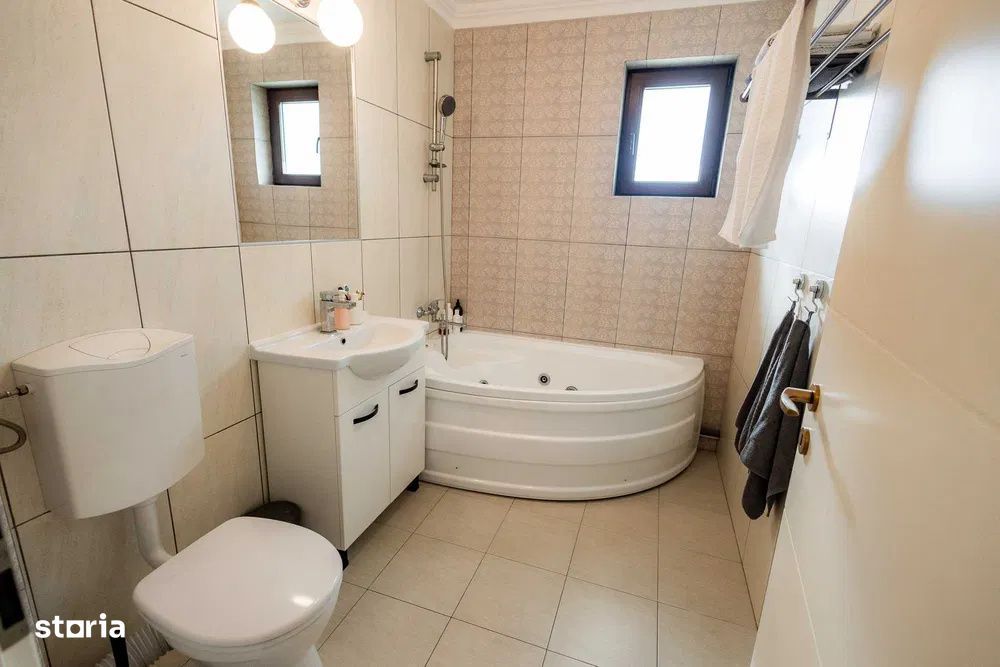Apartament cu 2 camere, 62 mp, balcon, zona Cetatii