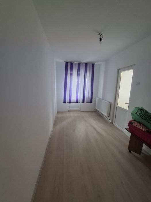 Apartament 2 camere de vânzare - Plopeni, cartier Diana