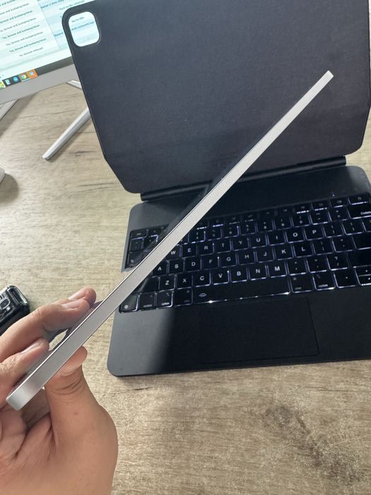 iPad Air 13-inch M3 + Keyboard