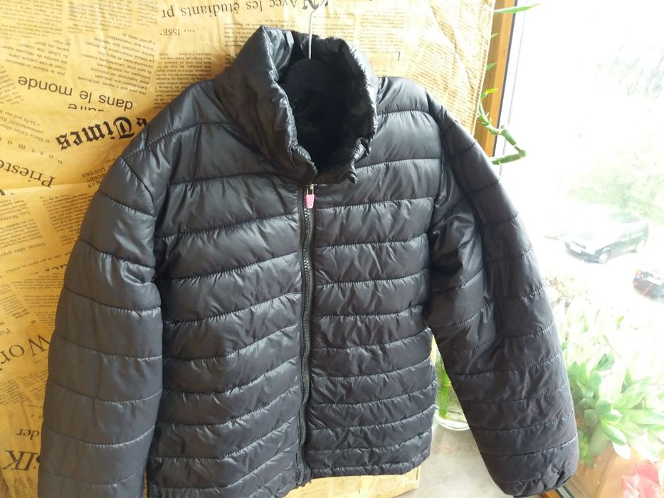 за 11/12 год.черно детско яке.подходящо за пролетта