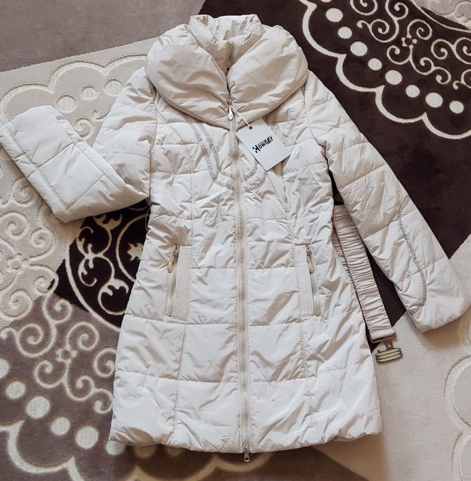 Куртка новая со скидкой                                              .