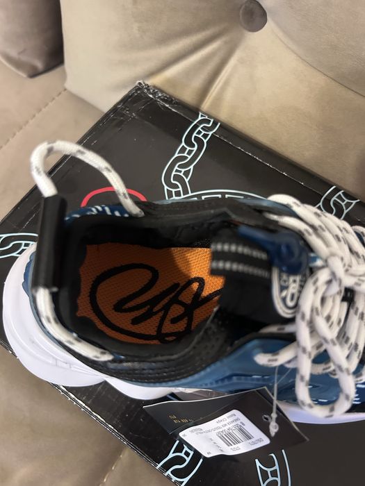 Versace chain reaction