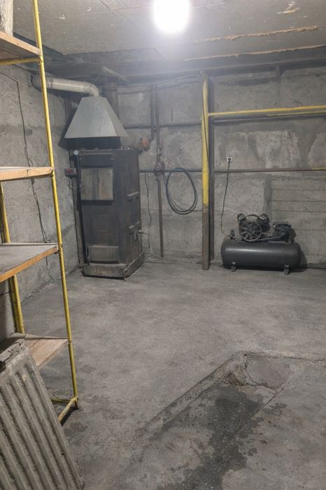 Продаётся большой гараж