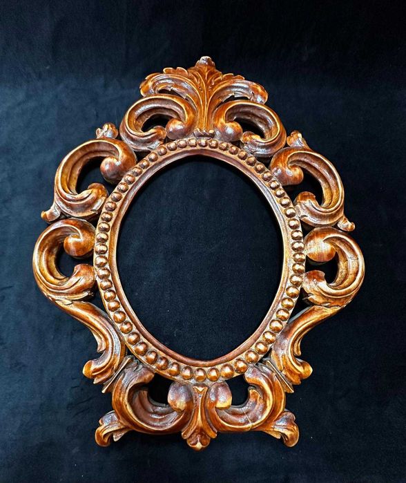 Ramă oglindă lucrată manual din lemn de cireș