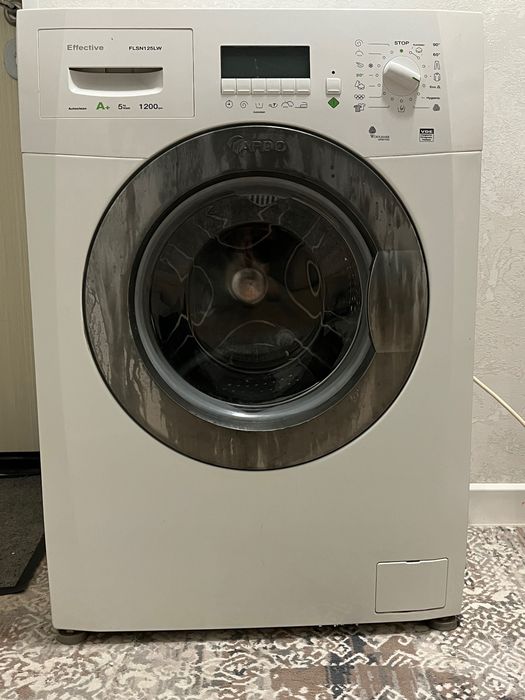 Продам б/у стиральную машинку