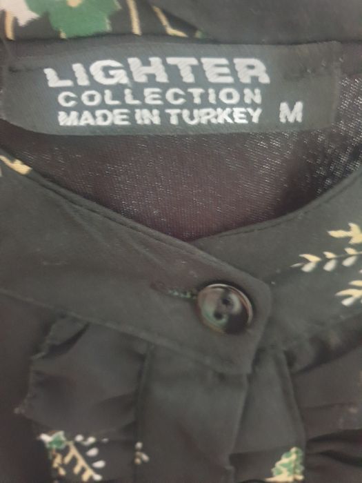 Rochie neagra cu detalii inflorate