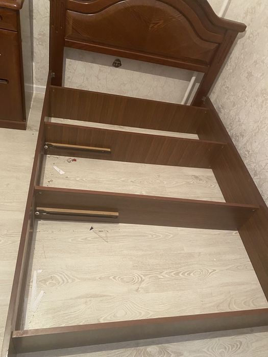 Кровать полуторка, 2 тоже вмещаются