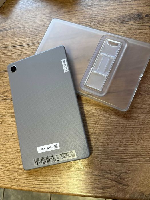 Tab Lenovo M8 Gen.4   la cutie Husa +folie