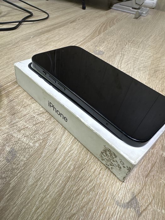 iPhone 15 с гарантией
