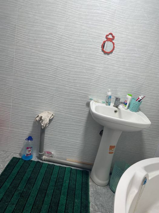 Qarshi shahar markazidan ijaraga uy beriladi faqat oilaga!