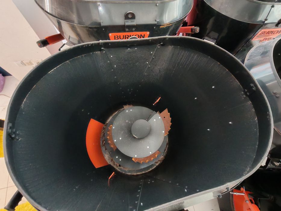 Электричесский Кормораздатчик смеситель BURKON PRO 1 m³(про-во Турция)