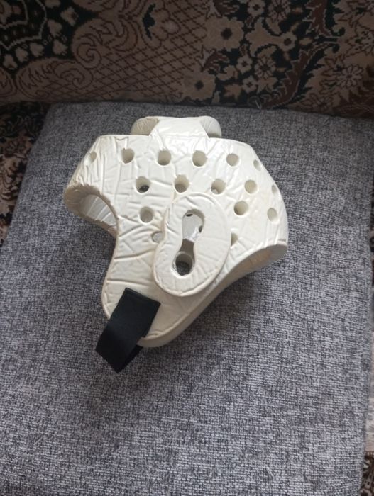 Шлем для единоборст