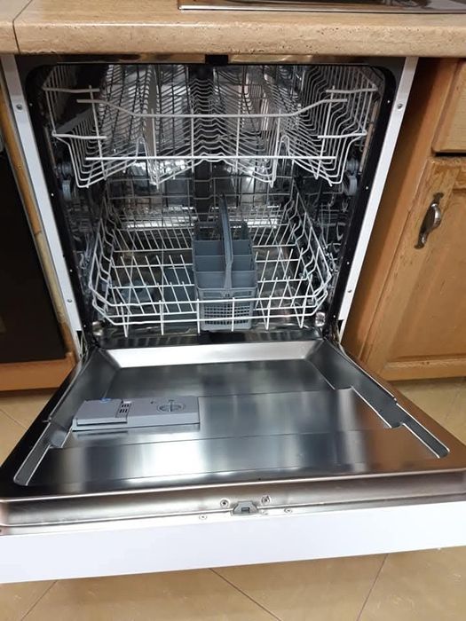 Кухня от масив с електроуреди