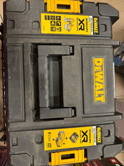 Mașina de Frezat Pe Acumulator DeWALT Noua
