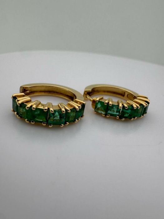 Продам серьги Изумруд