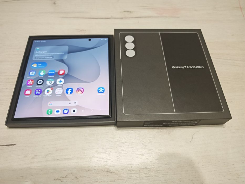 Нов* Samsung Galaxy Fold 8 Ultra 256 GB Гаранция