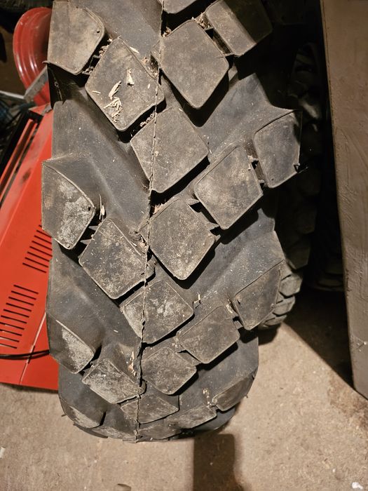 Продам покрышку 10 00 18