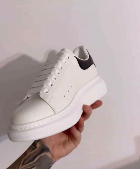 Alexander McQueen la DOAR 249 LEI