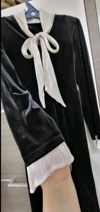 Женская платья черный.