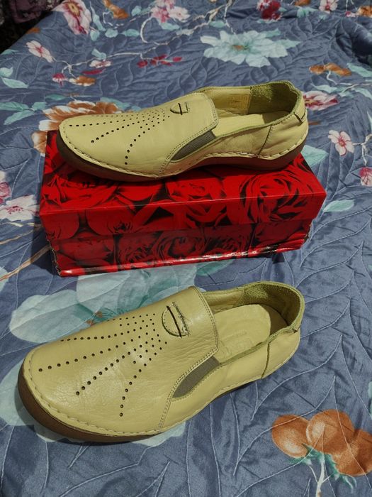 Ayollar Oyoq kiyimlari Turkiya brend