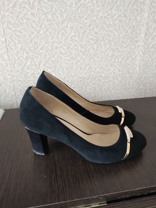 Продам туфли женские