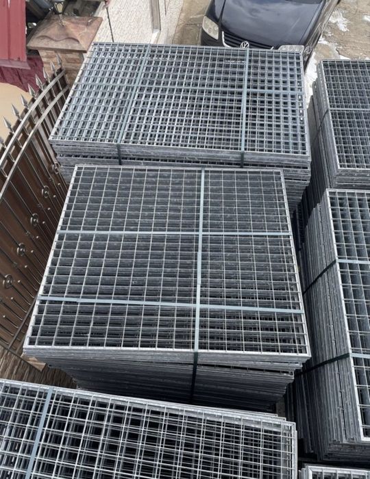 Gratare zincate super pret