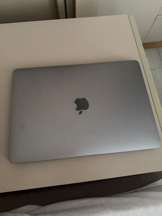 Продаю MacBook Pro 2017