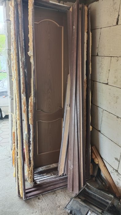 Двери межкомнатные. Есик