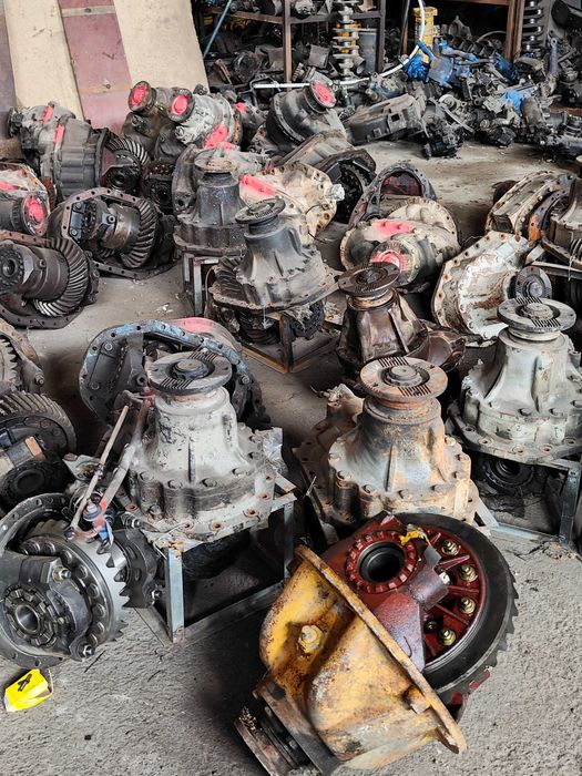 Редуктор средний-задний Shacman/HOWO