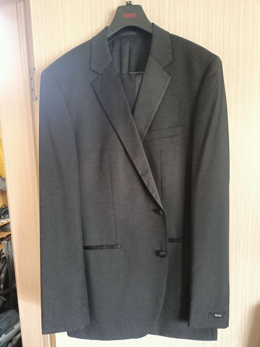 Продам костюм HUGO BOSS