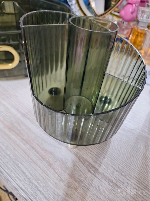 Organayzer 1ta kotta aylanadigan 7bolimli 1ta kichkina 4bolimli