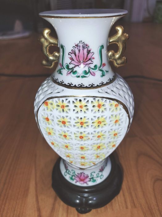 Vaze decorative și carafă de vin