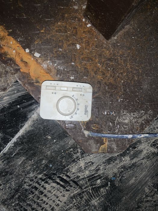 продаю тепловую завесу б/у