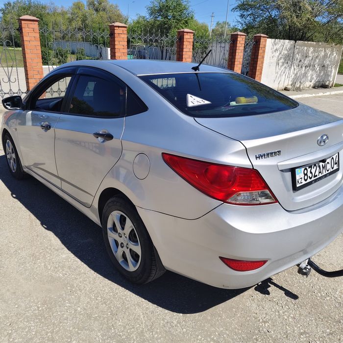 Hyundai accent 2014