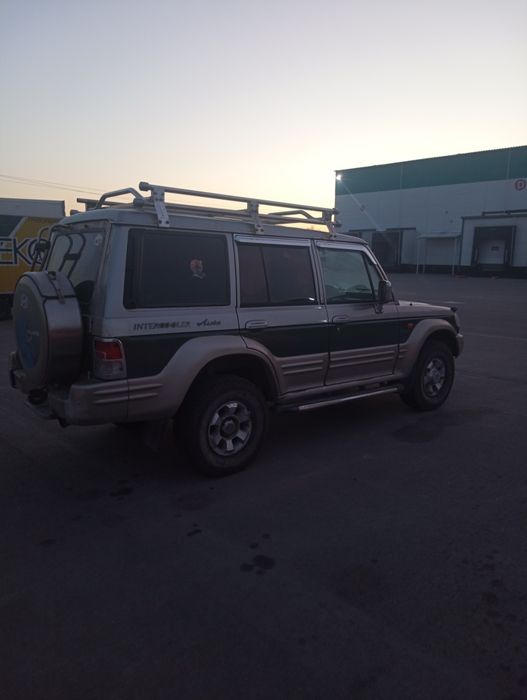 Hyundai Galloper 2