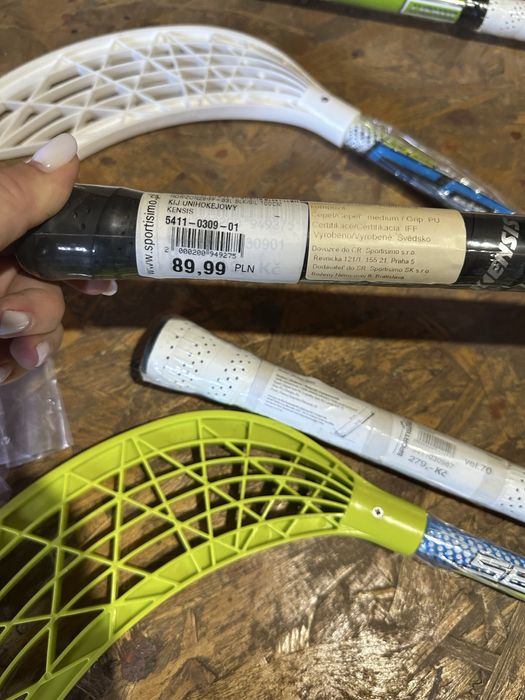 Set crose si mingi hokey pe iarba