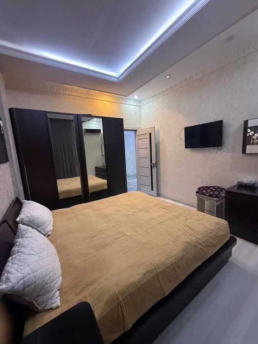 Vokzalda 3xonali kvartiraning bir xonasi ijaraga berilladi